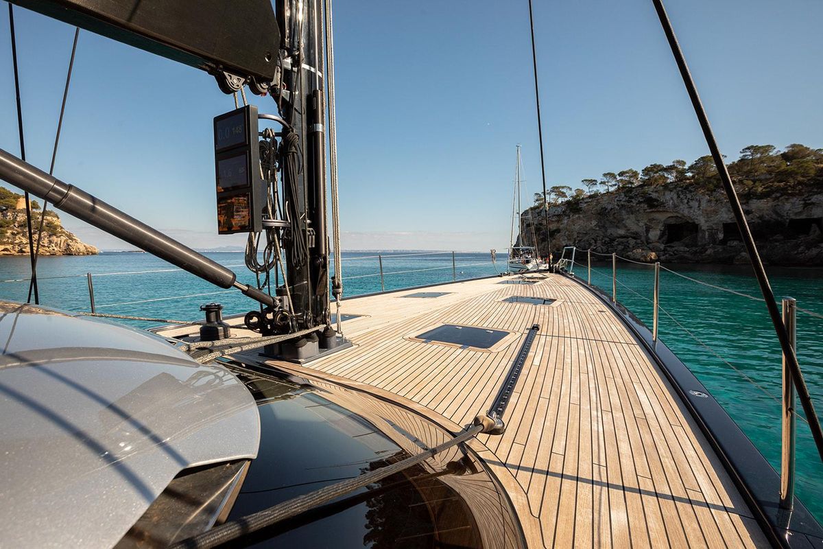 2009 Shipman 72 