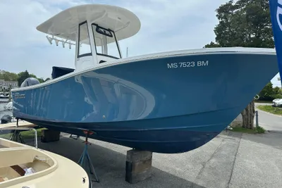 Regulator 23 Forward Seating