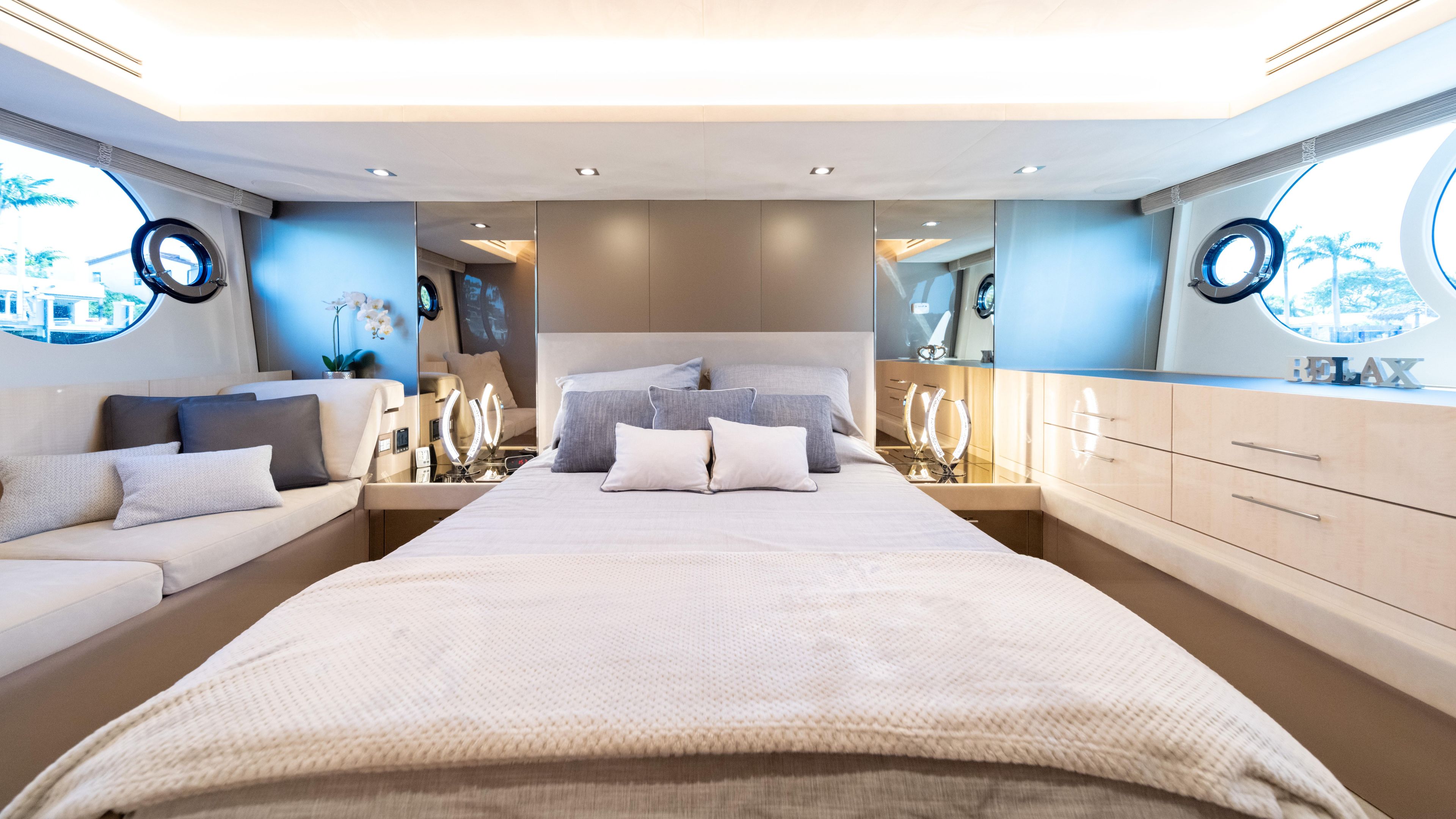 Yacht