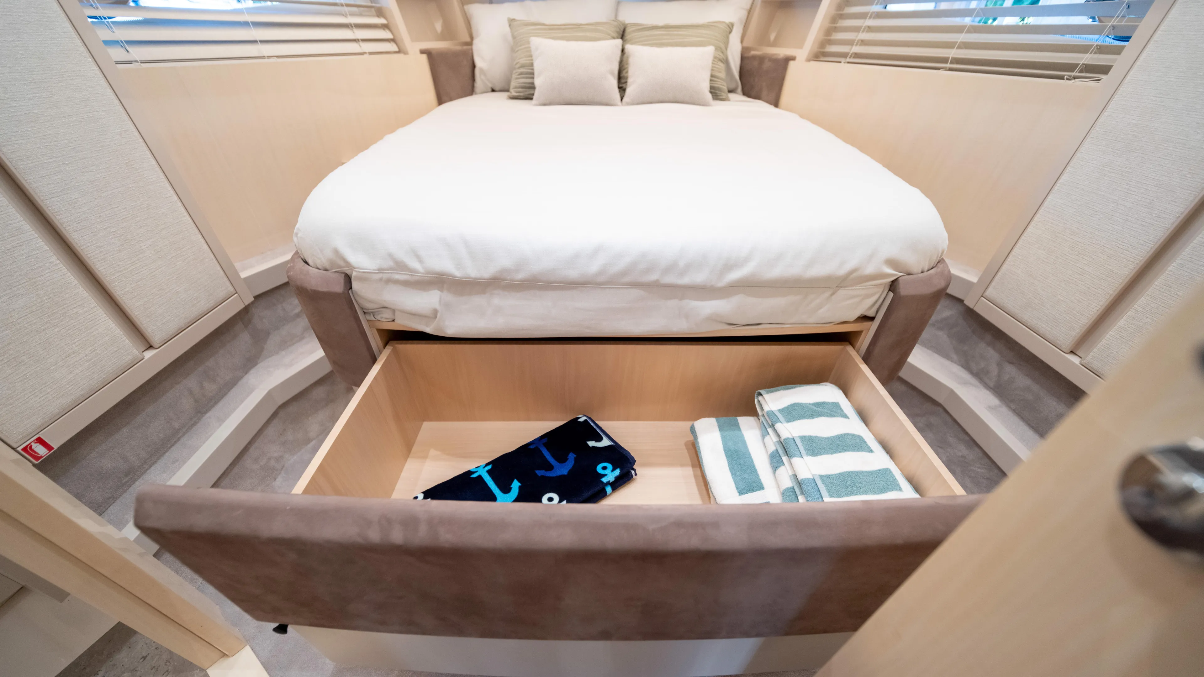 Classy Lady IV Yacht Photos Pics Luxurious bedroom with storage in 2020 Monte Carlo Yachts MCY 66.