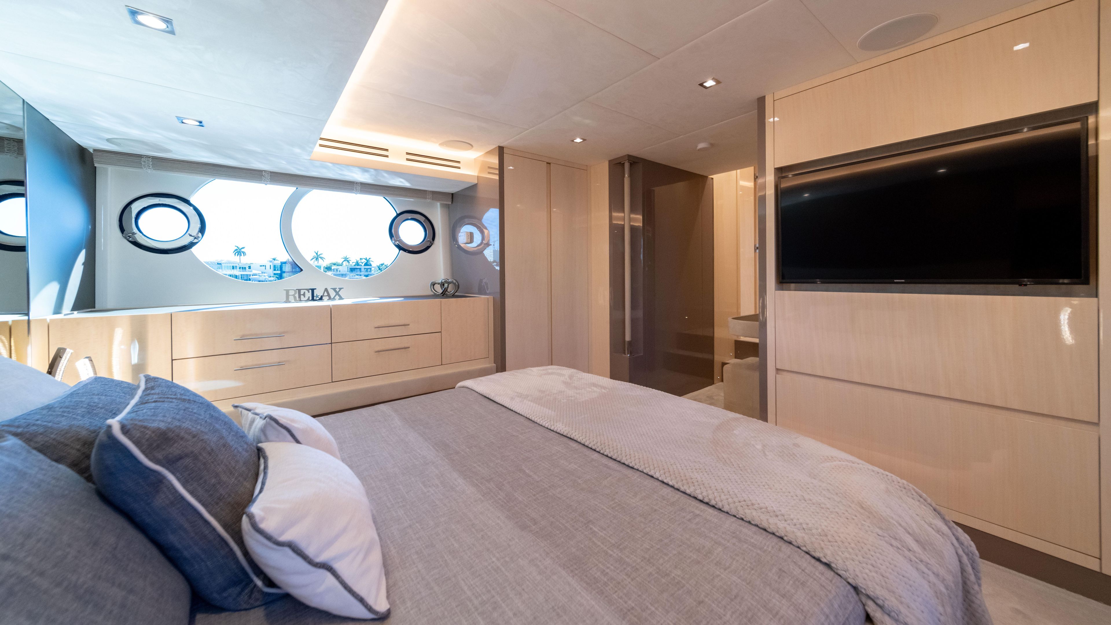Yacht