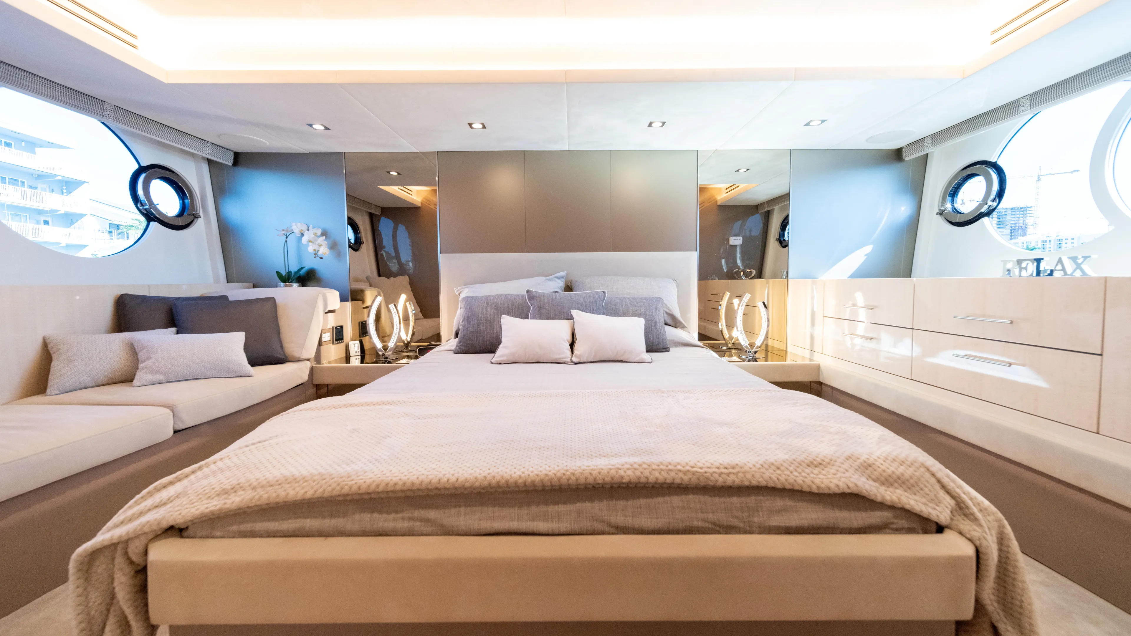 Classy Lady IV Yacht Photos Pics 