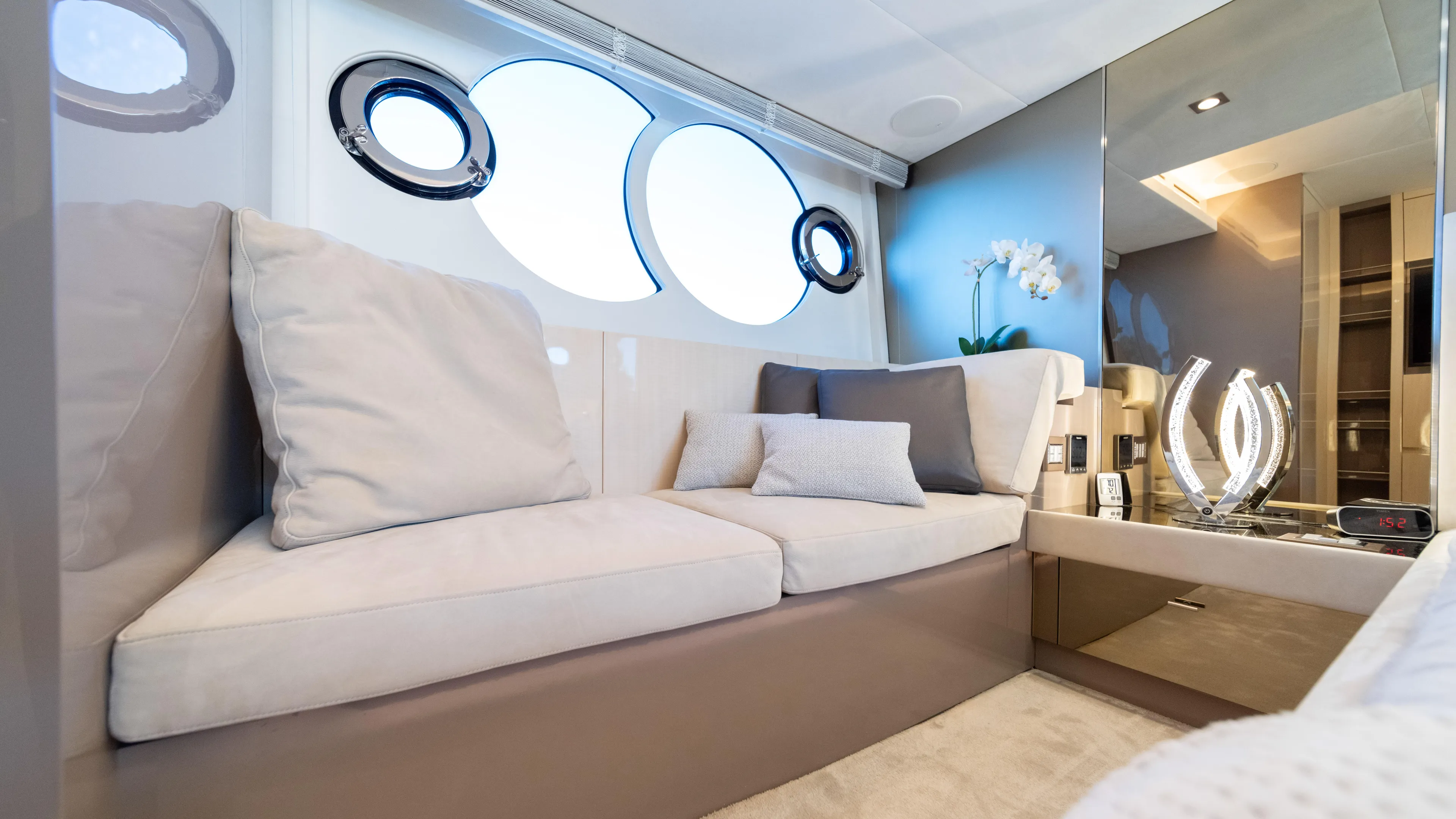 Classy Lady IV Yacht Photos Pics 