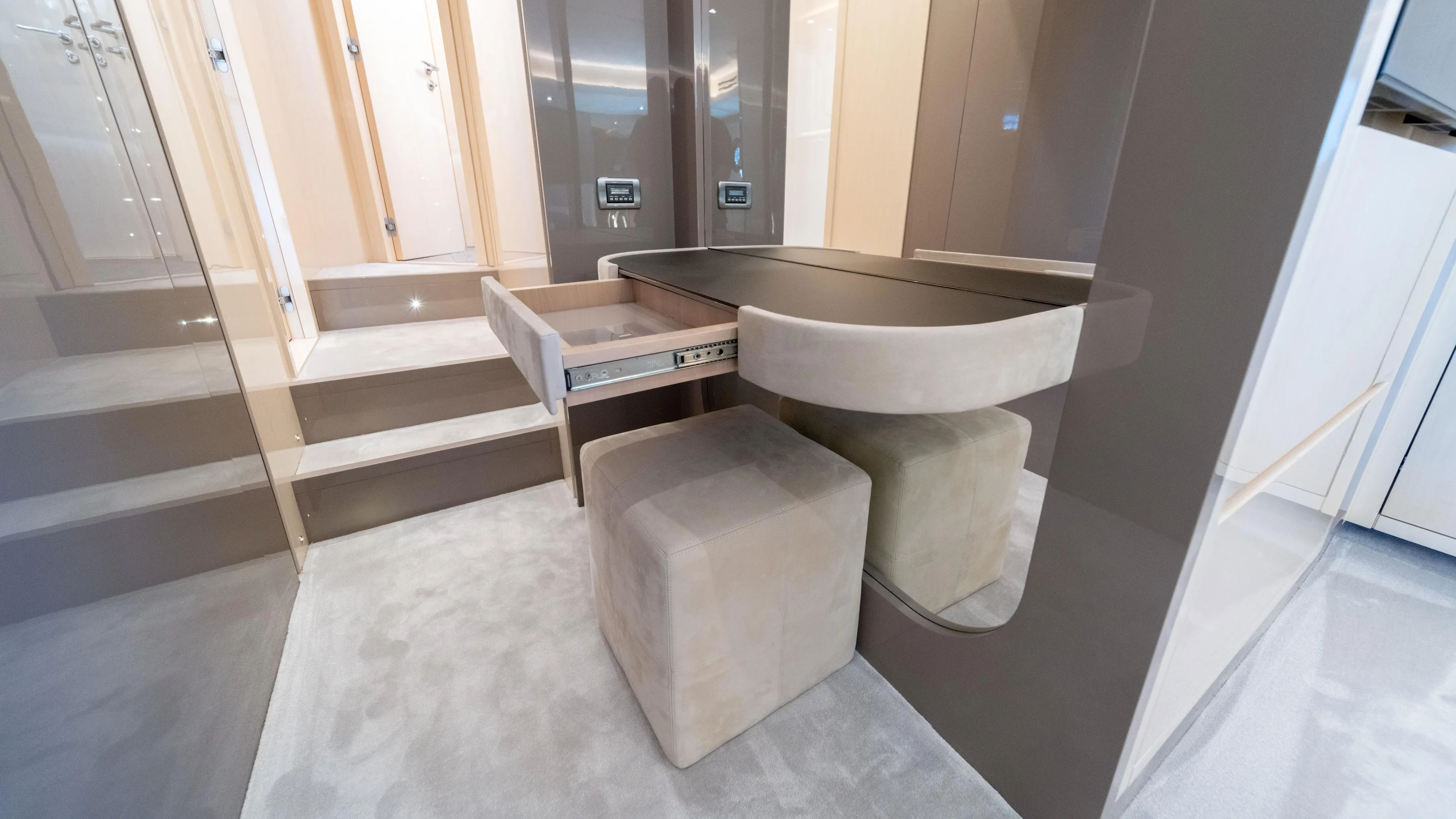 Classy Lady IV Yacht Photos Pics 