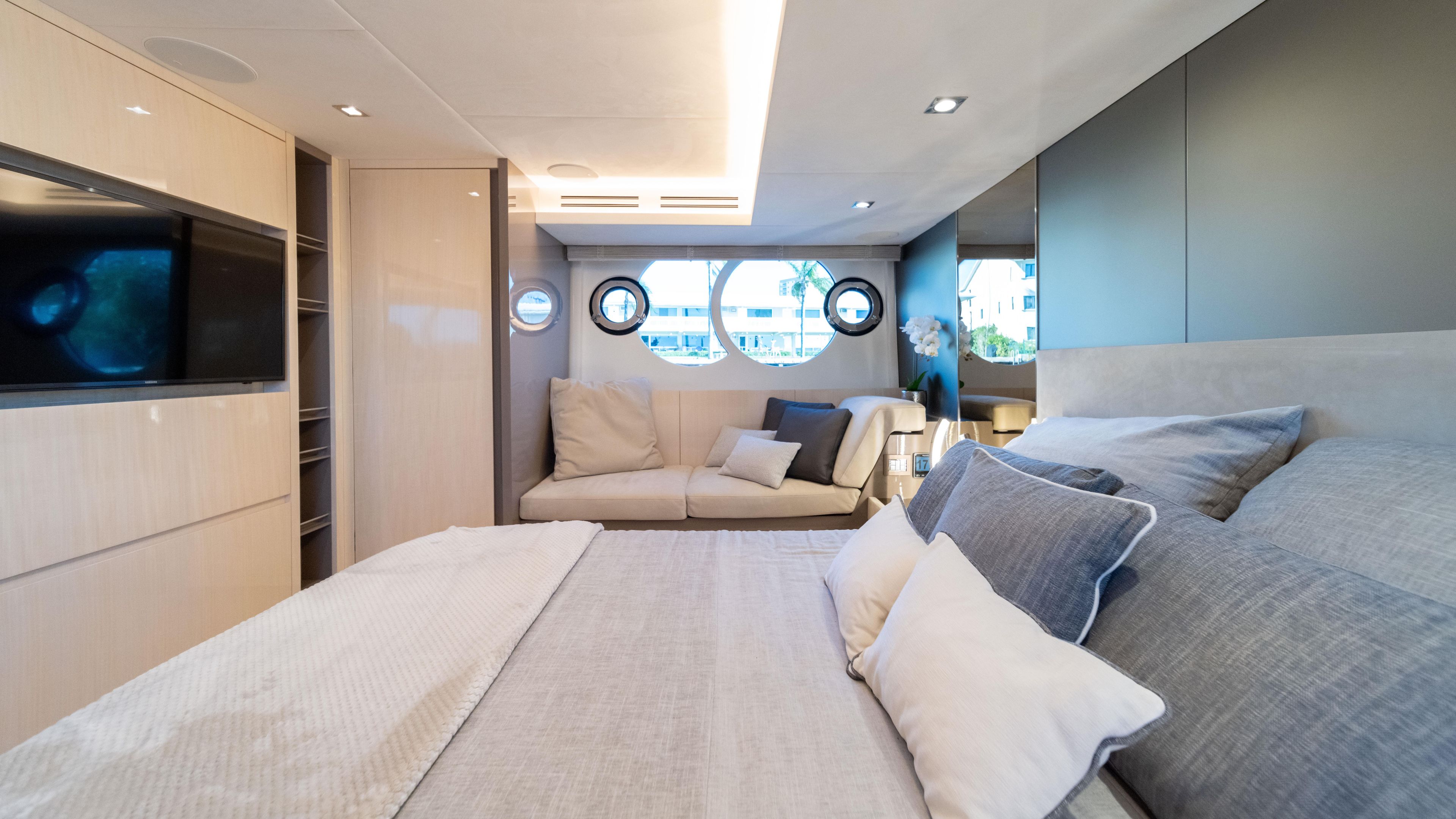 Yacht