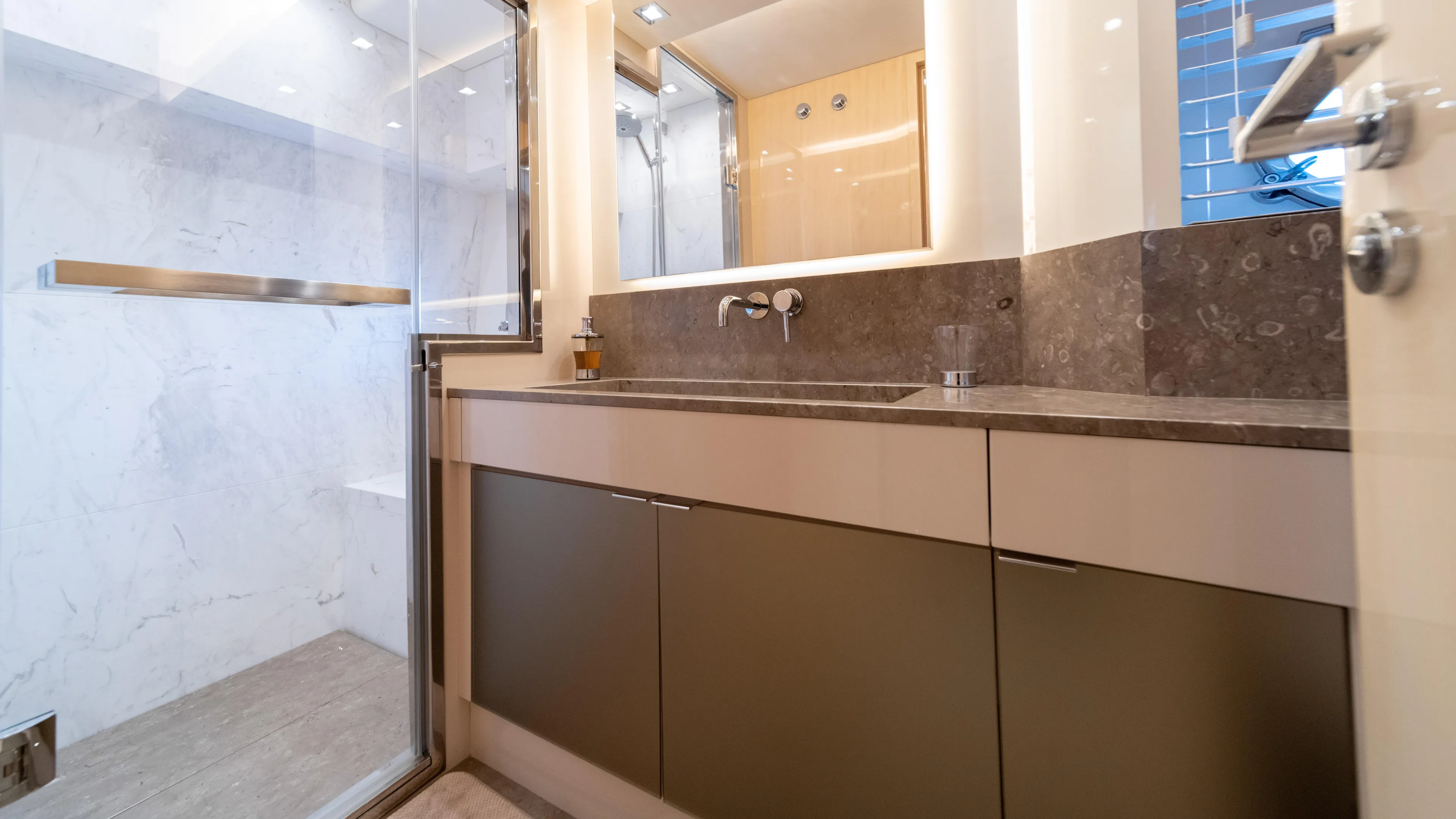 Classy Lady IV Yacht Photos Pics 