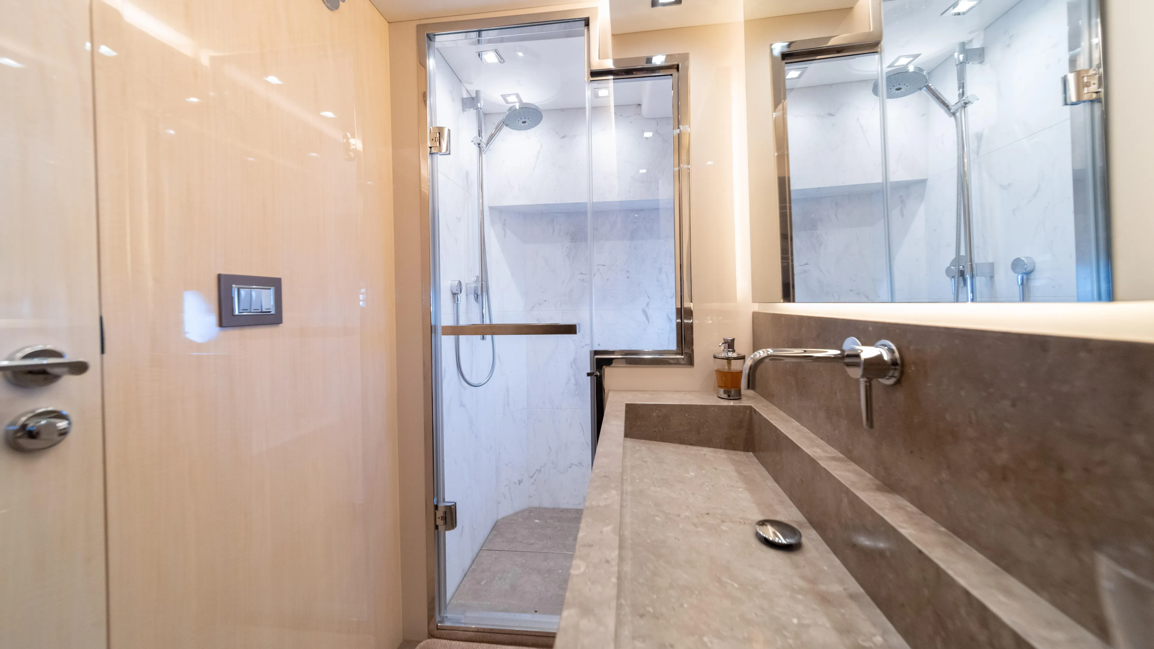 Classy Lady IV Yacht Photos Pics 