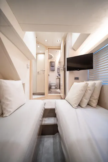 Classy Lady IV Yacht Photos Pics 