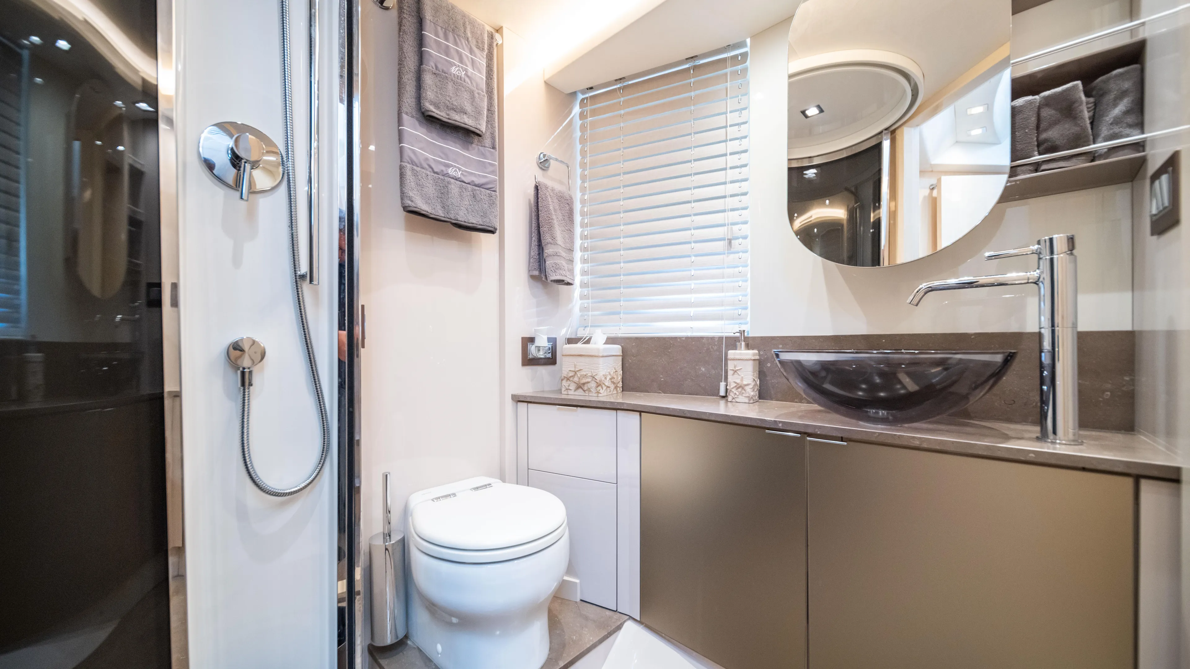 Classy Lady IV Yacht Photos Pics 