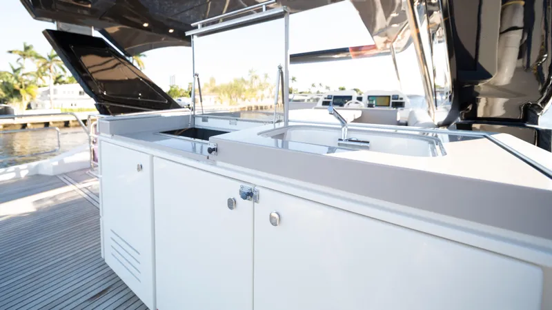 Classy Lady IV Yacht Photos Pics 