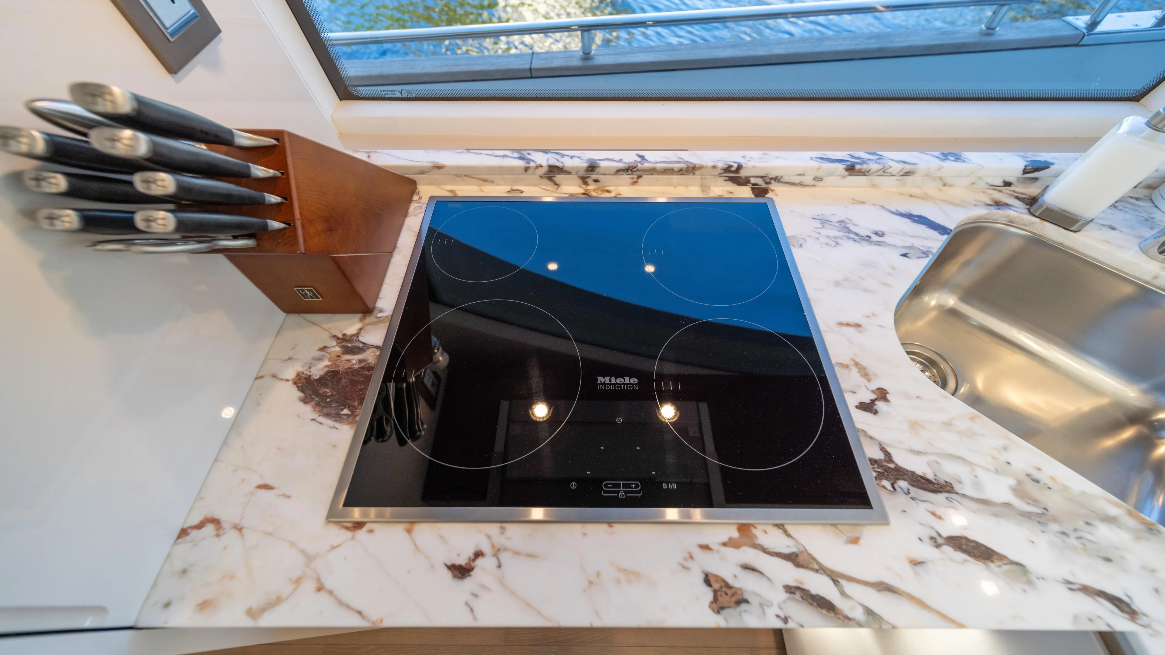 Classy Lady IV Yacht Photos Pics 