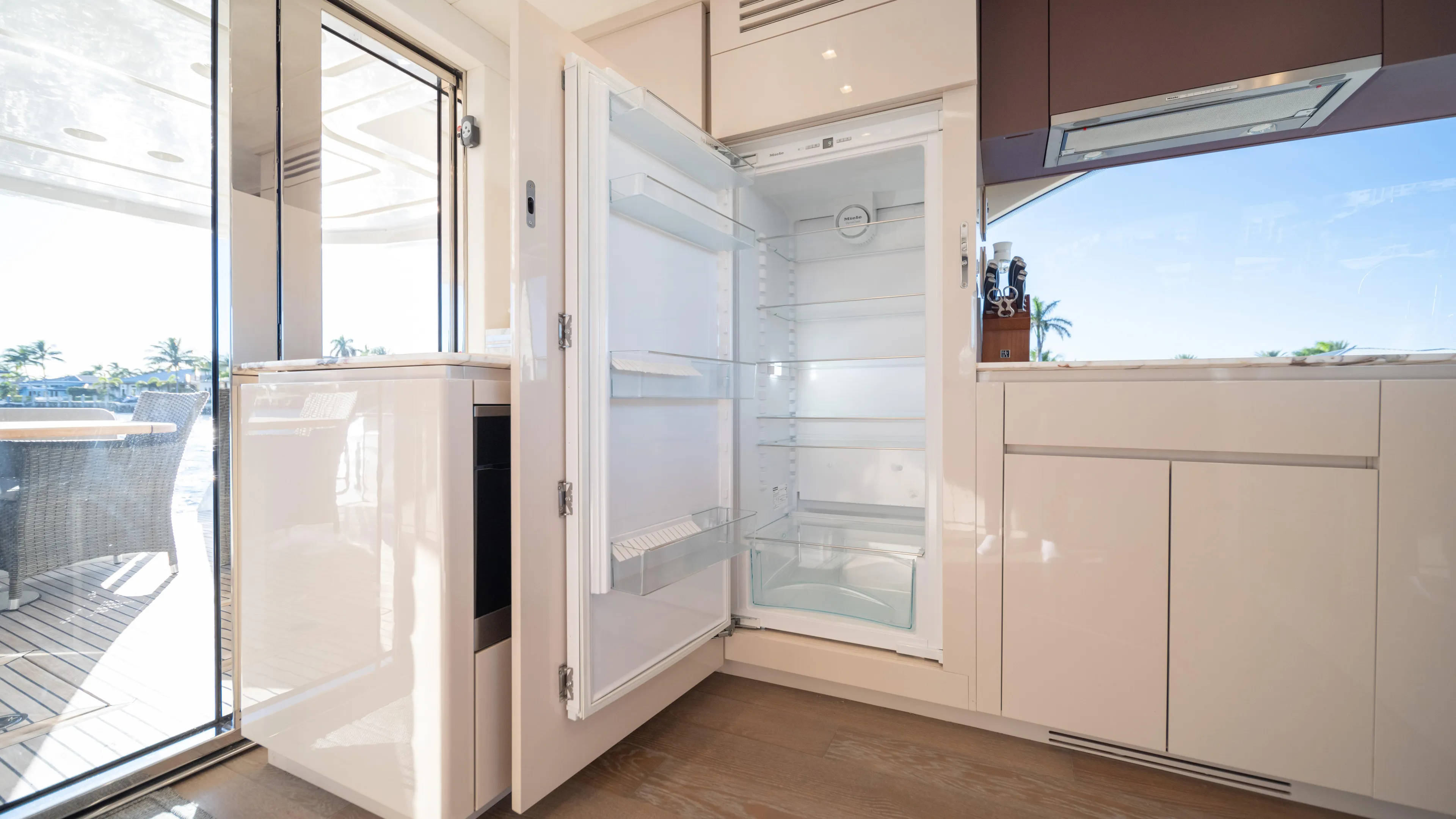 Classy Lady IV Yacht Photos Pics 