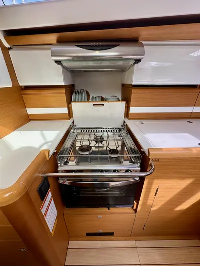 Stella Maris Yacht Photos Pics 