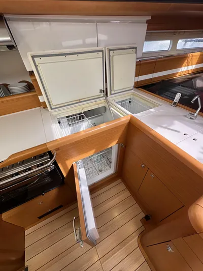 Stella Maris Yacht Photos Pics 