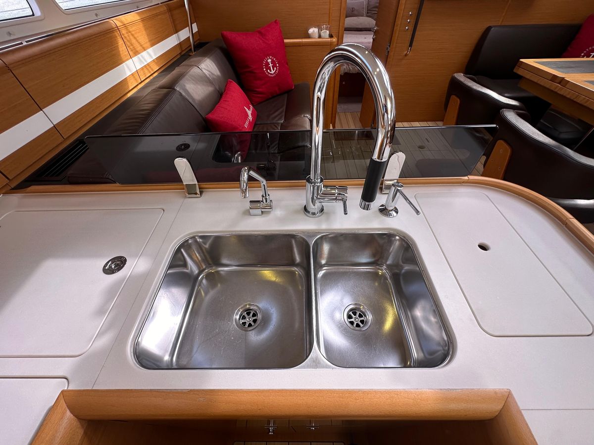 2014 Jeanneau 57 