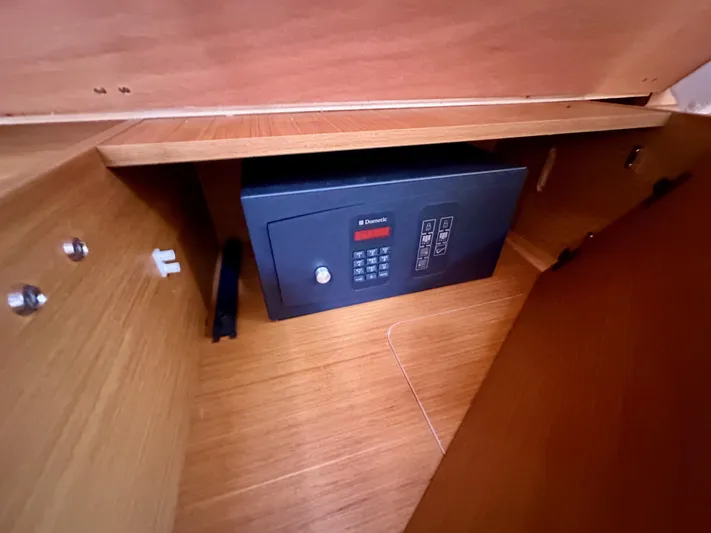 Stella Maris Yacht Photos Pics 