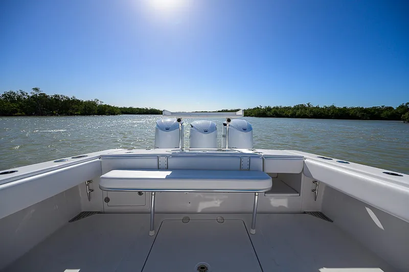 Grand Slam Yacht Photos Pics 2017 Bahama 41 boat with triple engines on a sunny day.