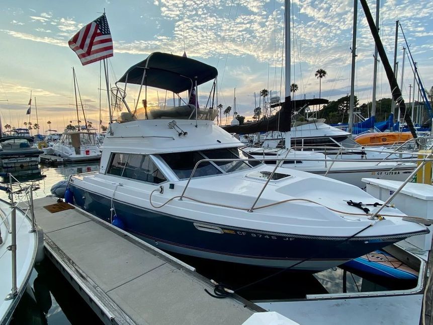 1986 Bayliner 2560 Trophy Cabriolet til salg YachtWorld