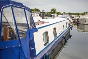 2007 Aqualine Metrofloat 60 x 11 Wide beam