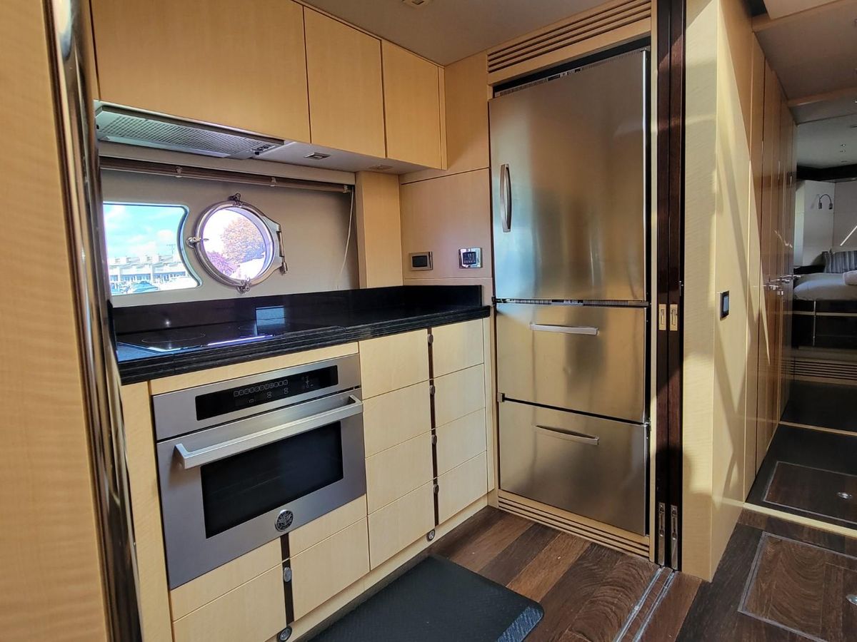 2014 Sunseeker 68 
