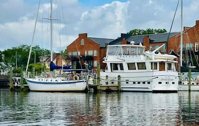 Spirit Of Adventure Yacht Photos Pics 