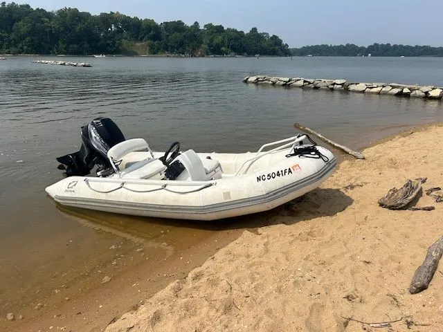 Spirit Of Adventure Yacht Photos Pics 