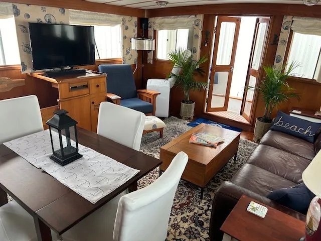 Spirit Of Adventure Yacht Photos Pics 