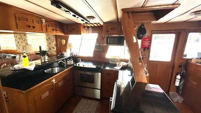 Spirit Of Adventure Yacht Photos Pics 