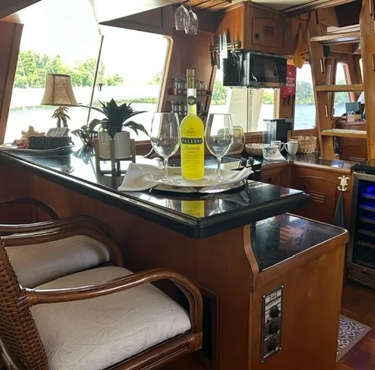 Spirit Of Adventure Yacht Photos Pics 