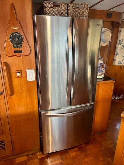 Spirit Of Adventure Yacht Photos Pics 