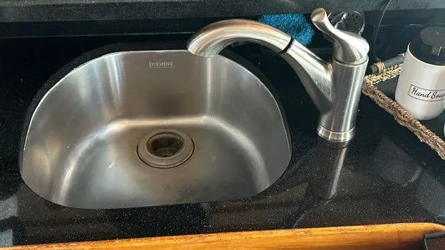 Spirit Of Adventure Yacht Photos Pics 