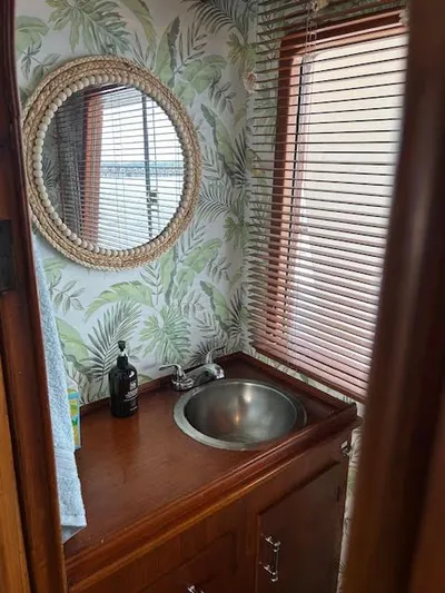 Spirit Of Adventure Yacht Photos Pics 