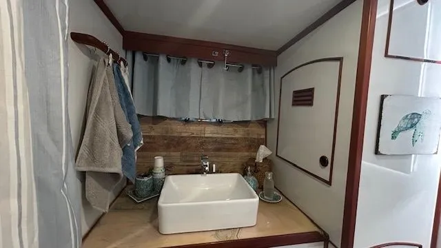 Spirit Of Adventure Yacht Photos Pics 