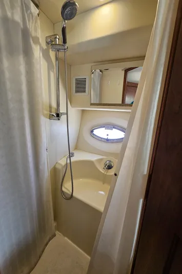 Captain's Quarters Yacht Photos Pics 