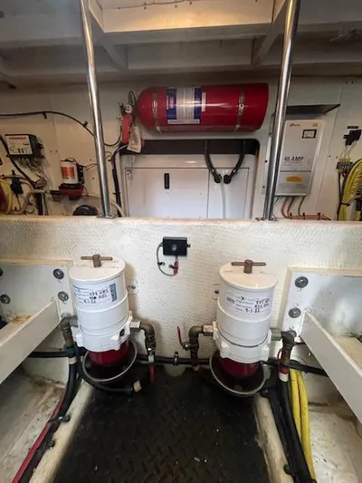 Captain's Quarters Yacht Photos Pics 