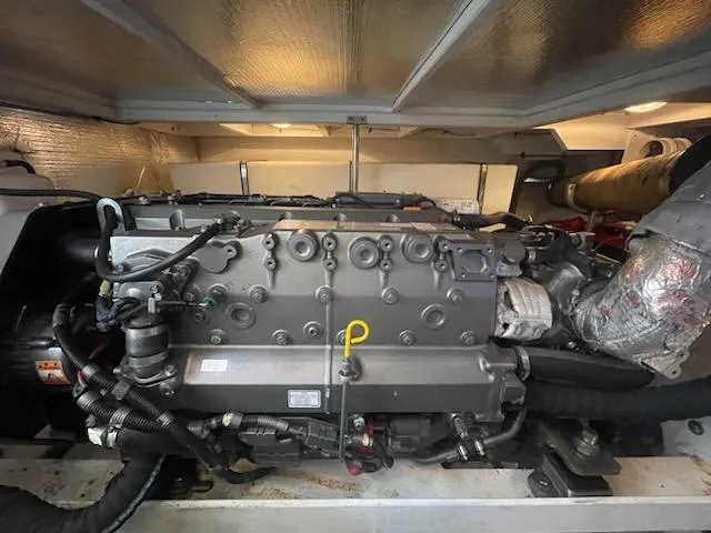 Captain's Quarters Yacht Photos Pics 