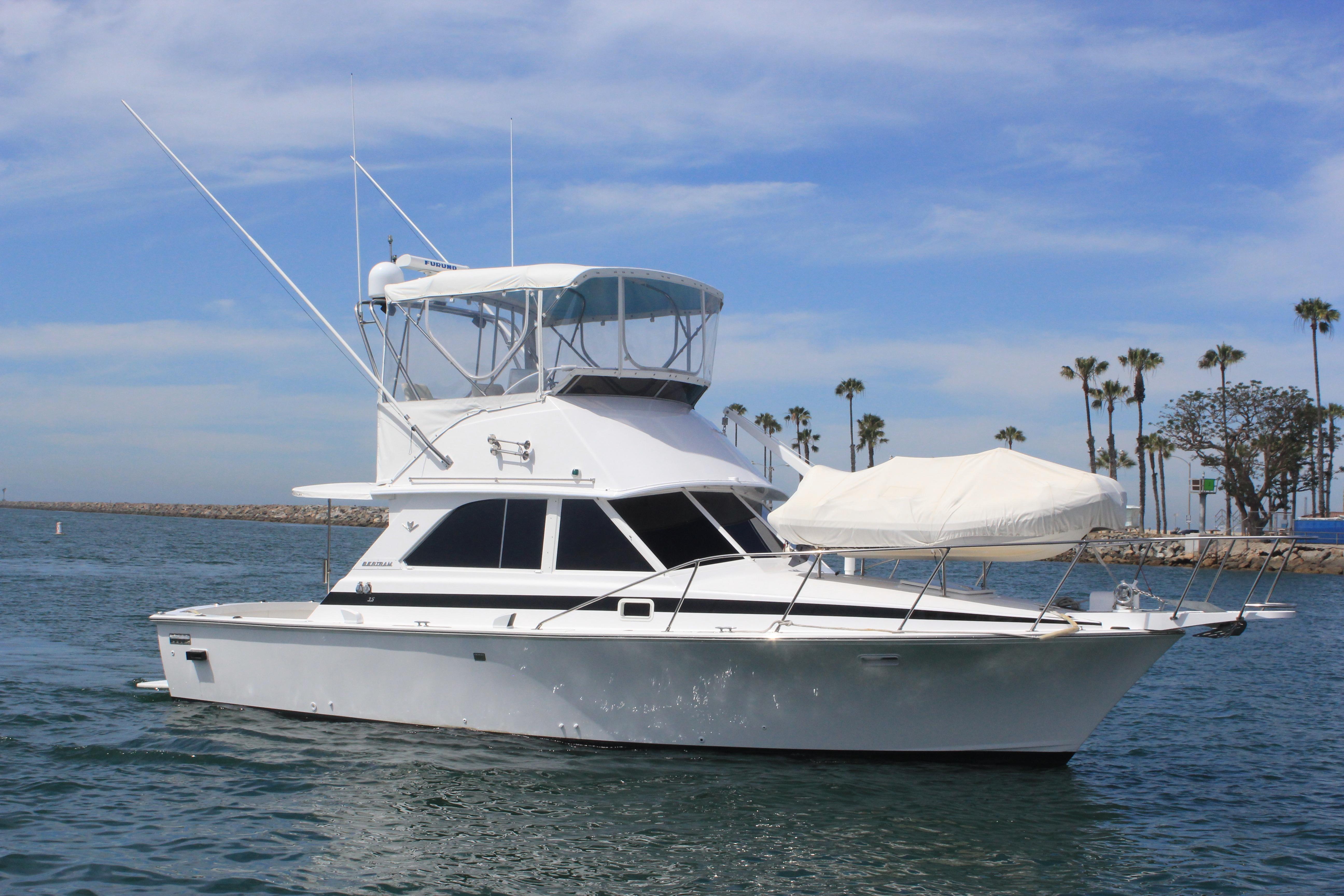Bertram 35 flybridge MKII