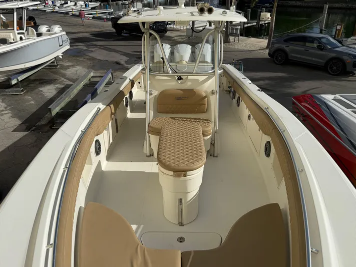  Yacht Photos Pics 2006 Hydra-Sports Vector 3300 CC boat with spacious deck and seating.