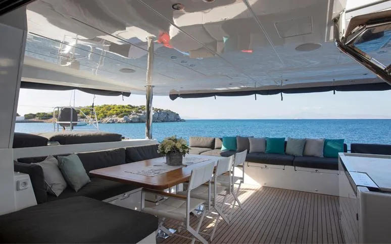 Phantom Yacht Photos Pics 