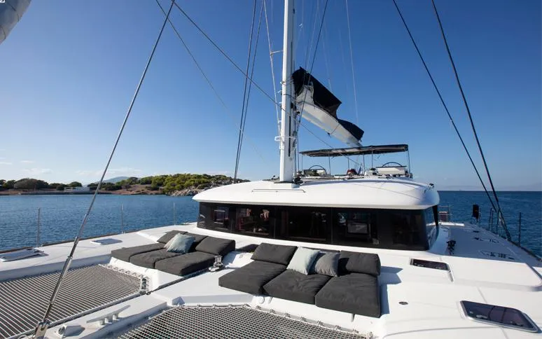 Phantom Yacht Photos Pics 