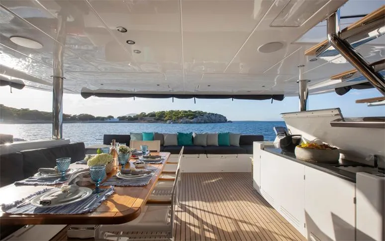 Phantom Yacht Photos Pics 