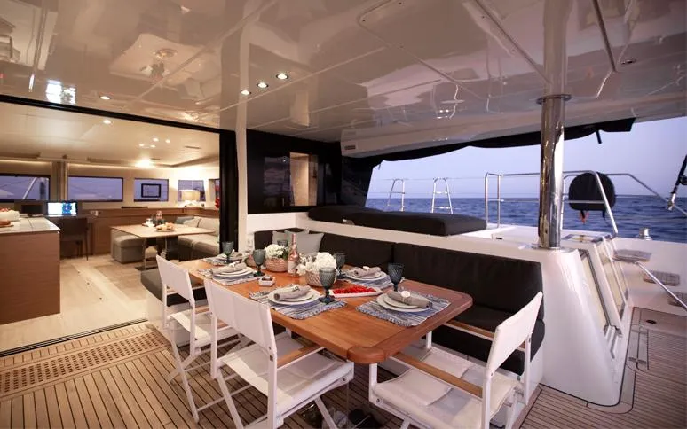 Phantom Yacht Photos Pics 