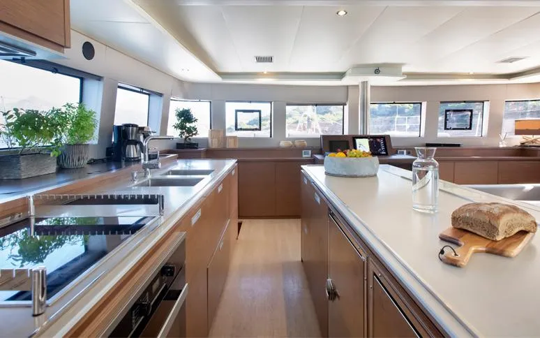 Phantom Yacht Photos Pics 