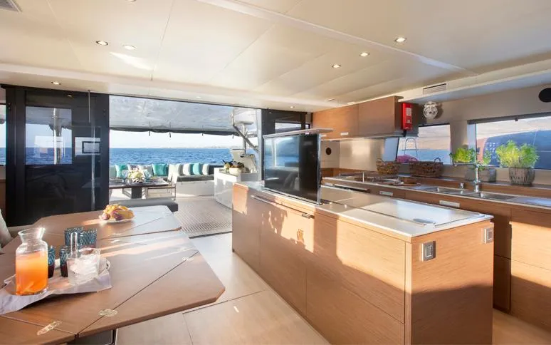 Phantom Yacht Photos Pics 