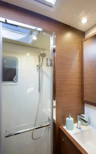 Phantom Yacht Photos Pics 