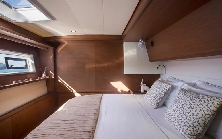 Phantom Yacht Photos Pics 