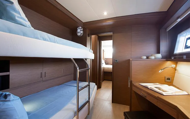 Phantom Yacht Photos Pics 