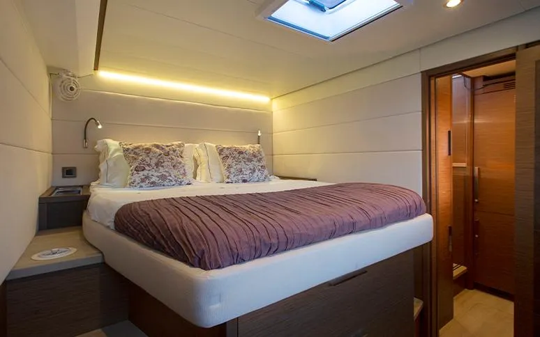 Phantom Yacht Photos Pics 