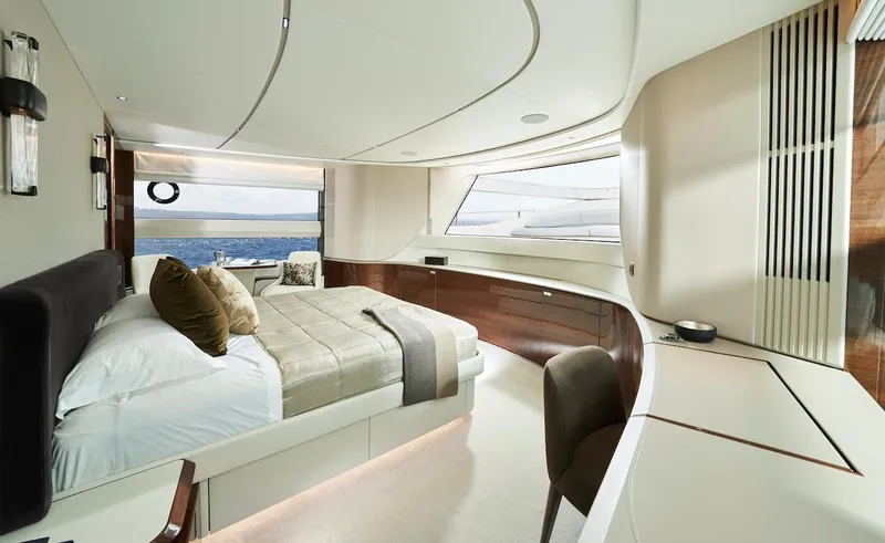  Yacht Photos Pics Main Deck Master