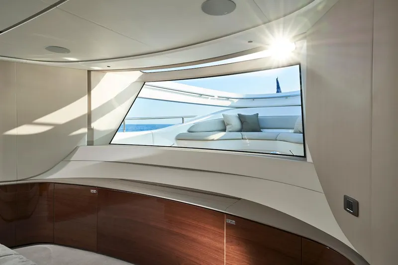  Yacht Photos Pics Main Deck Master